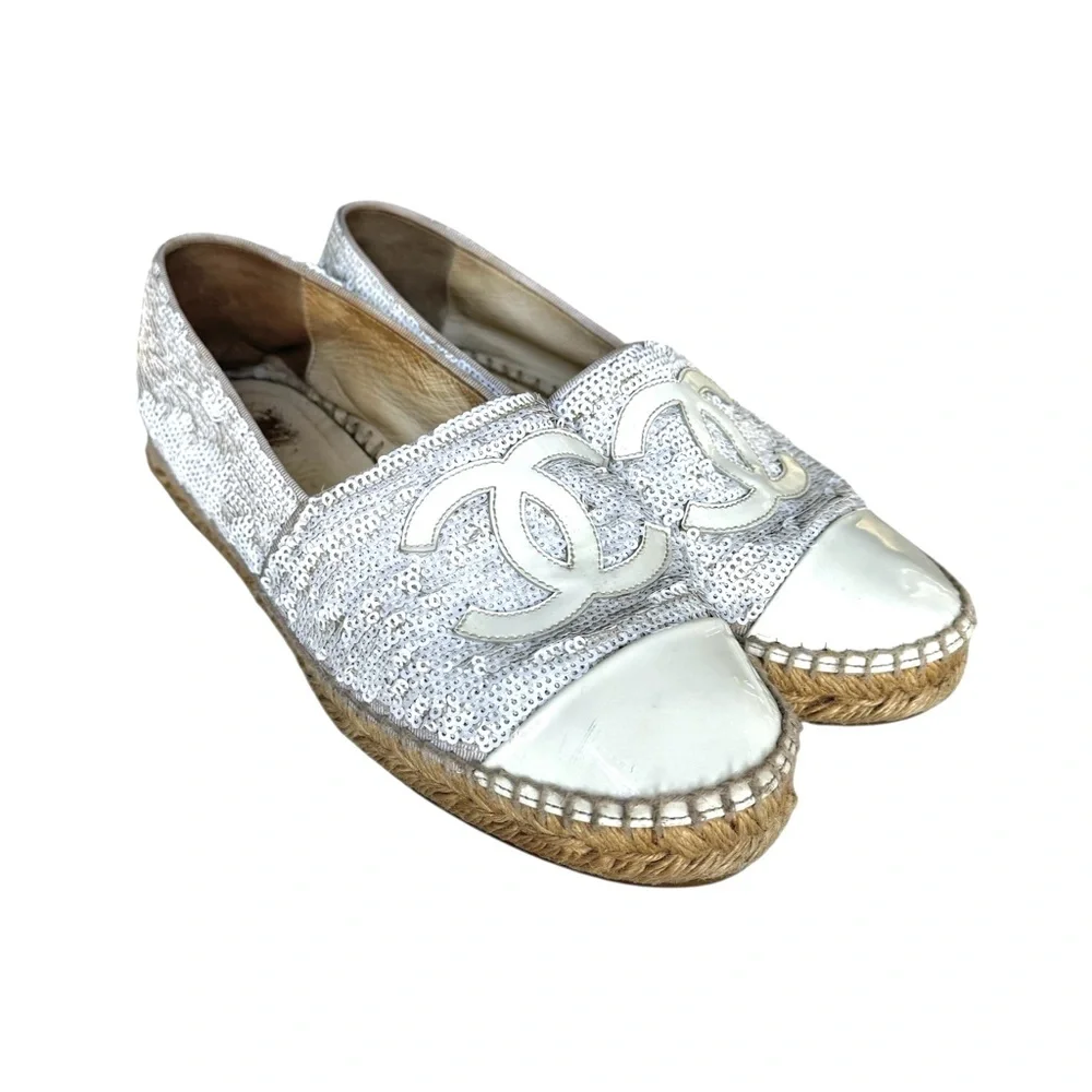 CHANEL White Interlocking CC Patent Sequins Espadrille